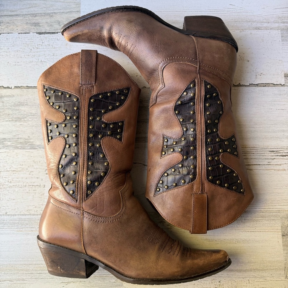 Matisse Two-Tone Brown Distressed Studded Leather Western Cowboy Boots Size 7.5